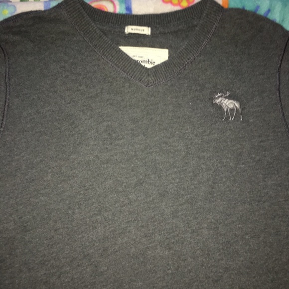 A&F Grey V-Neck Shirt - Picture 2 of 3